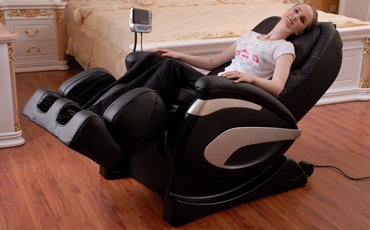 7 Best Zero-Gravity Massage Chairs - (Reviews & Guide 2022)